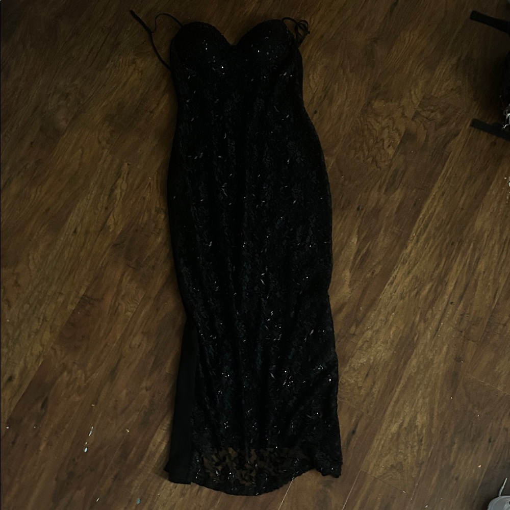 Chic Black Lace Maxi Dress
